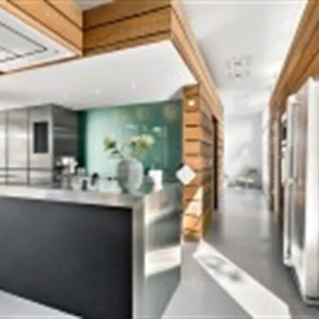 Three-bedroom Holiday In *